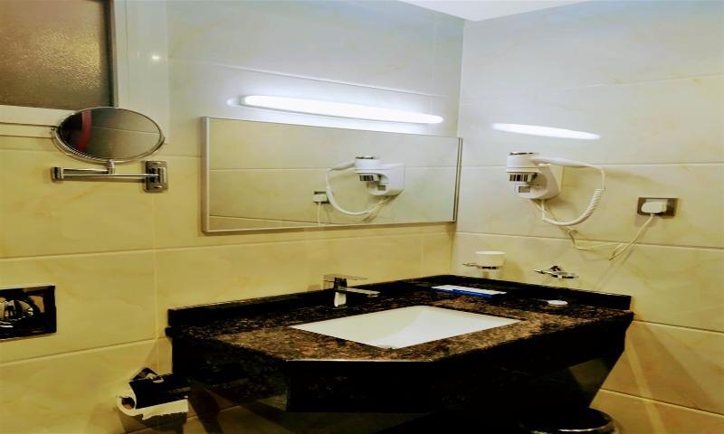 Carawan Hotel 3*